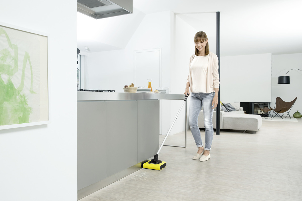 ESCOBA BARREDORA INALAMBRICA KB5 KARCHER2